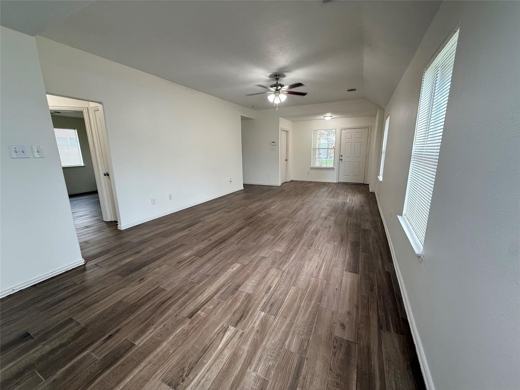 21927 Octavia Way - Photo 5