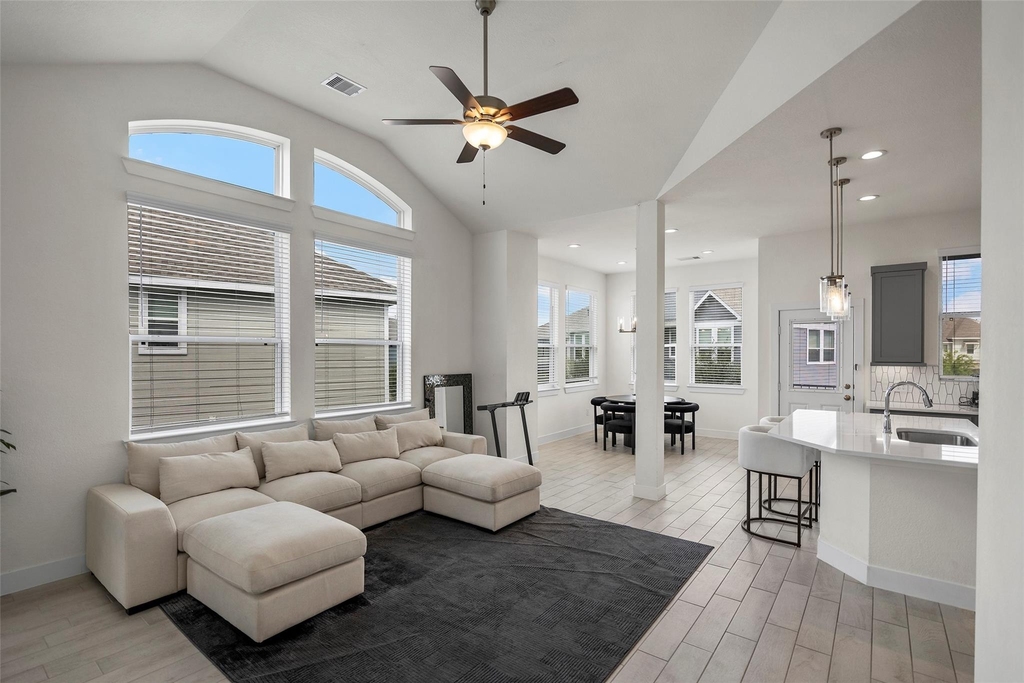 21130 Medina River Drive - Photo 6