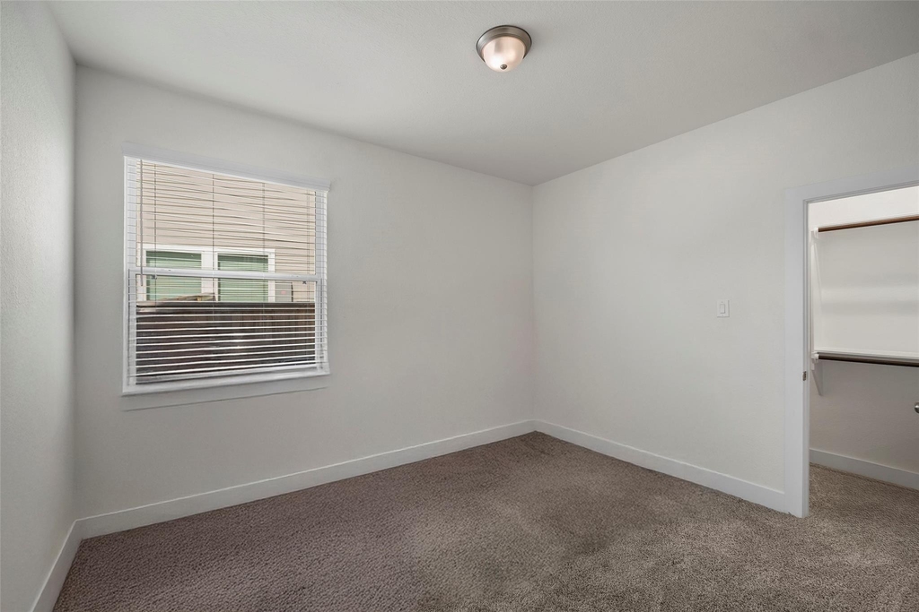 21130 Medina River Drive - Photo 25