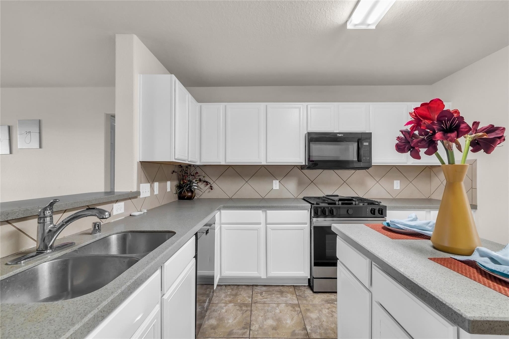 3050 Thicket Path Way - Photo 4