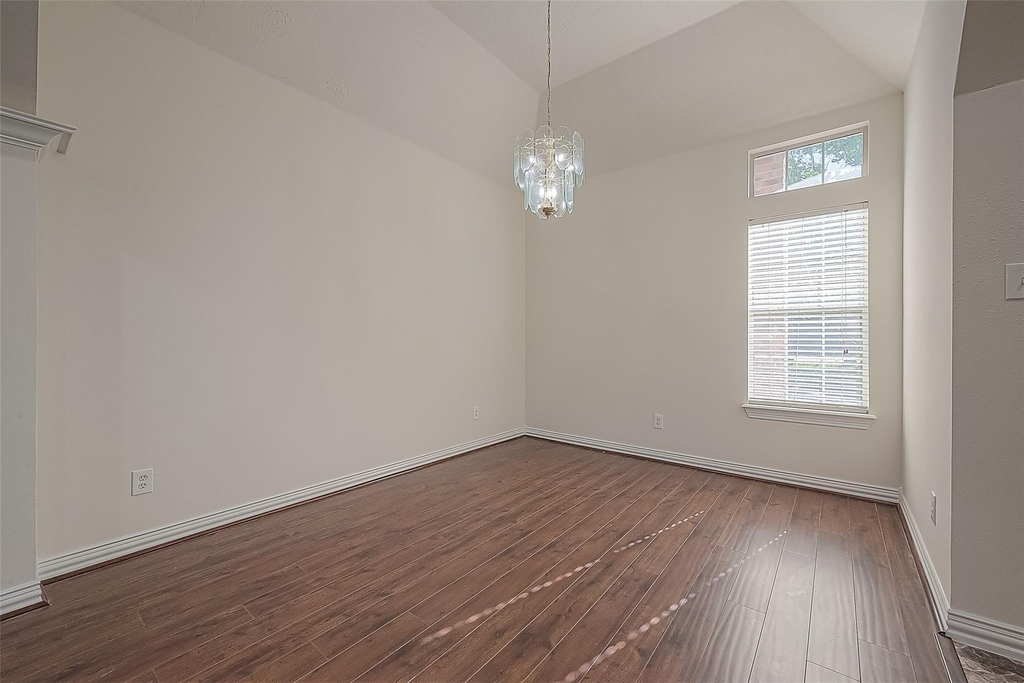 1189 Lovett Street - Photo 4
