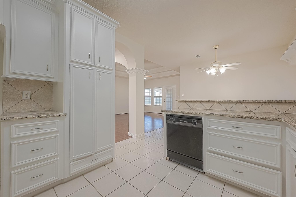 1189 Lovett Street - Photo 20