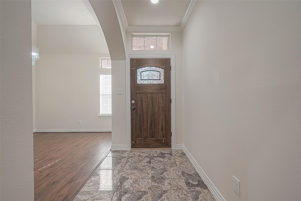 1189 Lovett Street - Photo 3