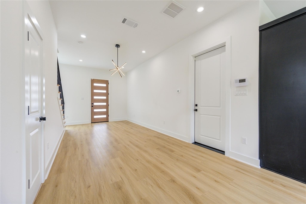 9007 Noel Street - Photo 32
