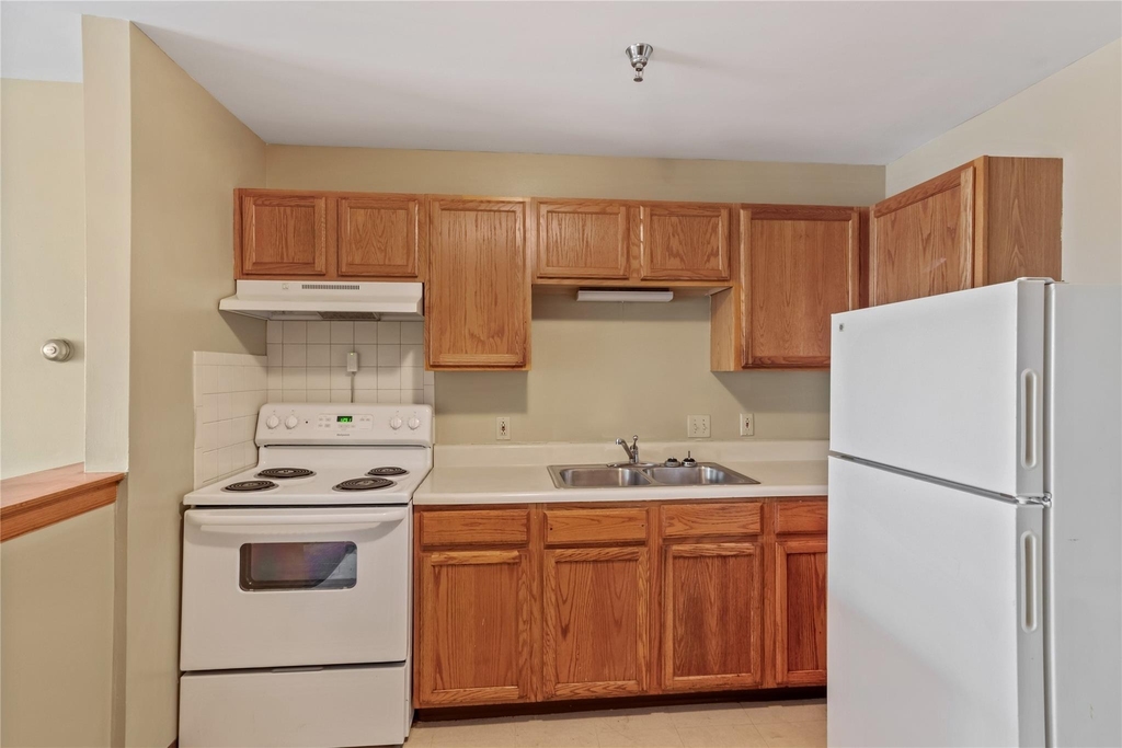 60 N Montgomery Street - Photo 4