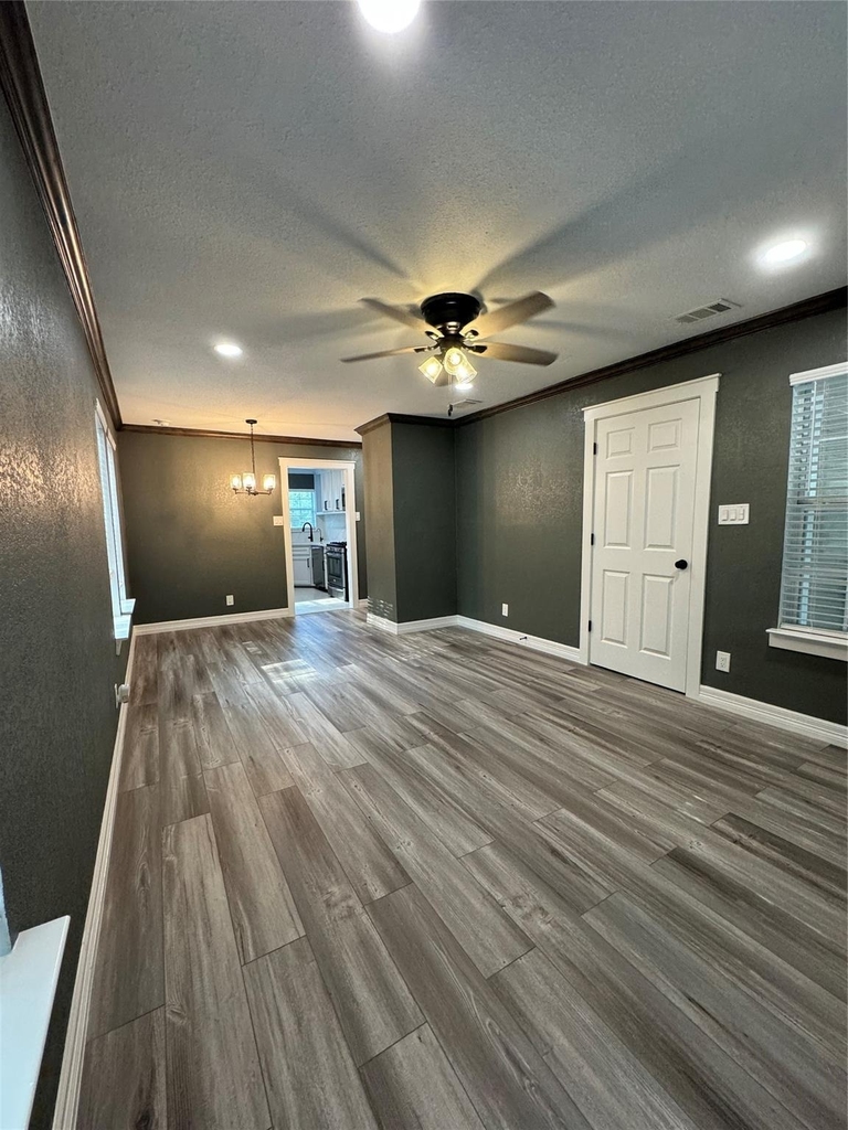 1906 Banks Street - Photo 8