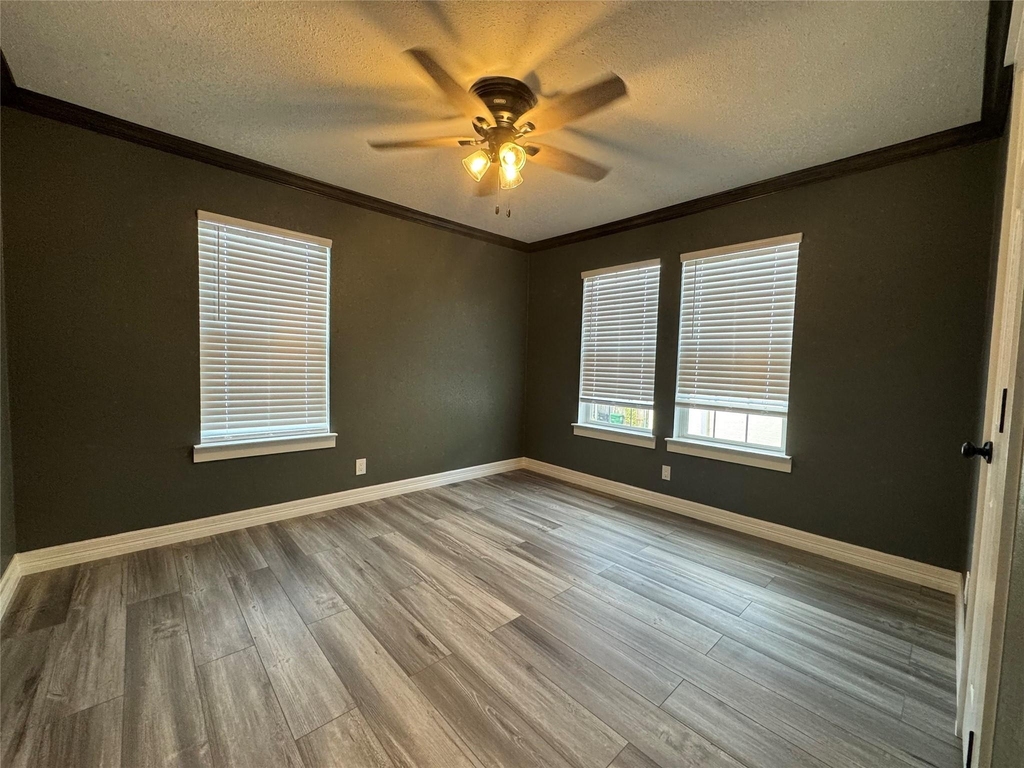 1906 Banks Street - Photo 3