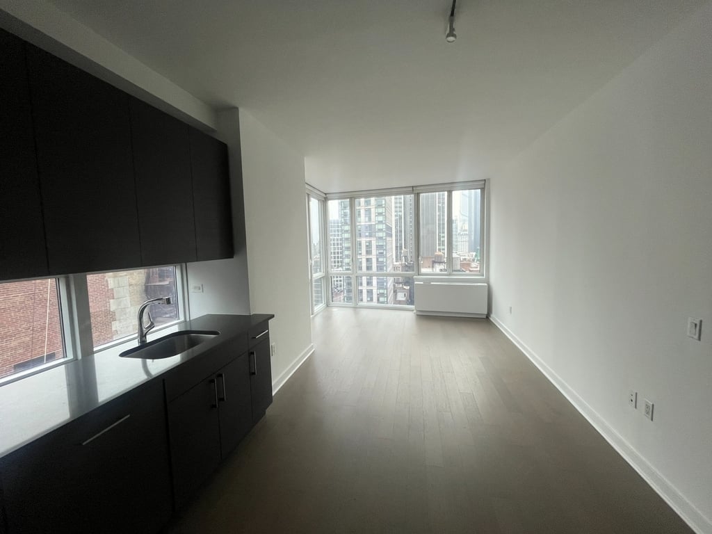 5th Avenue - Photo 0