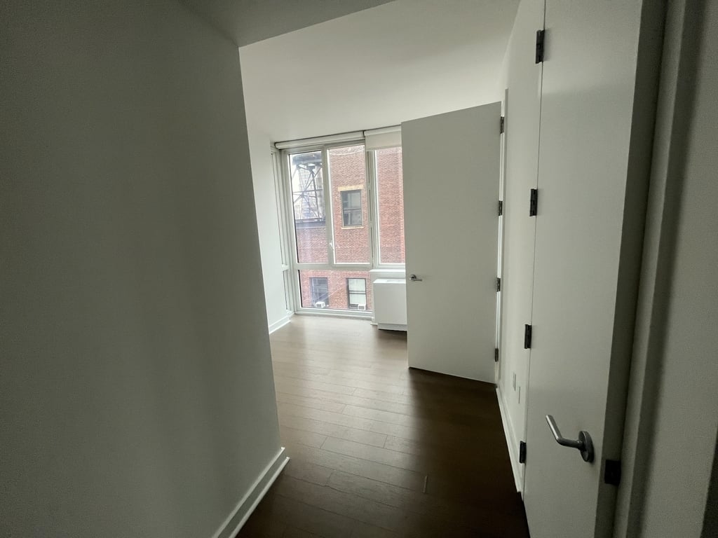 5th Avenue - Photo 2