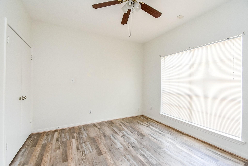 2626 Holly Hall Street - Photo 15