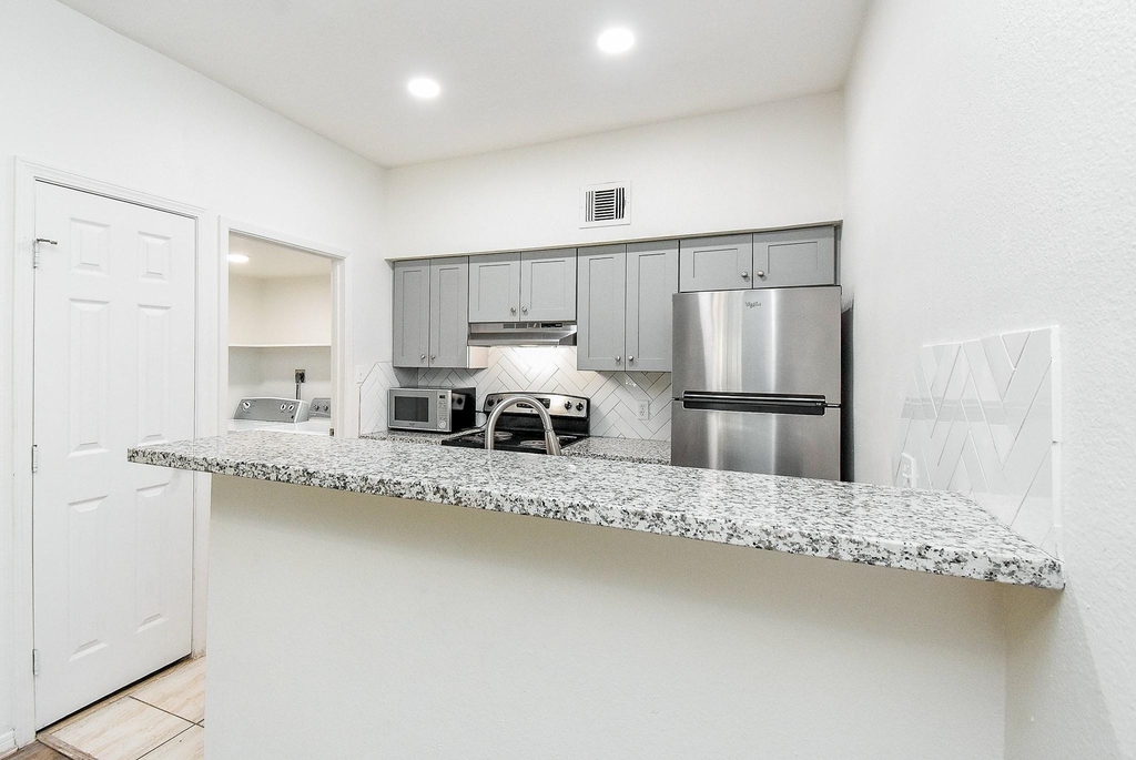 2626 Holly Hall Street - Photo 13