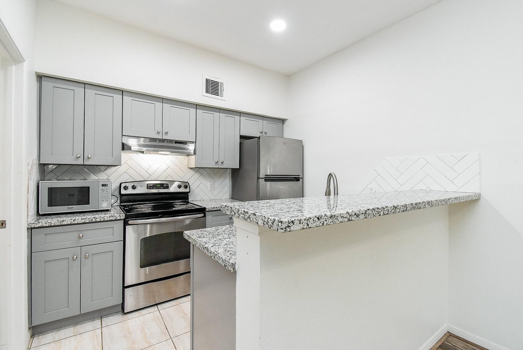2626 Holly Hall Street - Photo 12