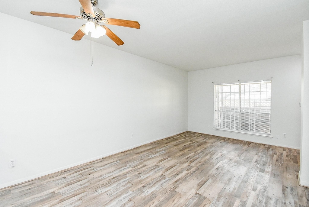 2626 Holly Hall Street - Photo 11