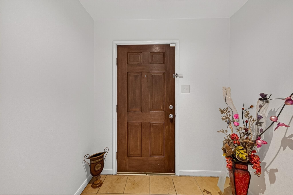 16547 Lanesborough Drive - Photo 4