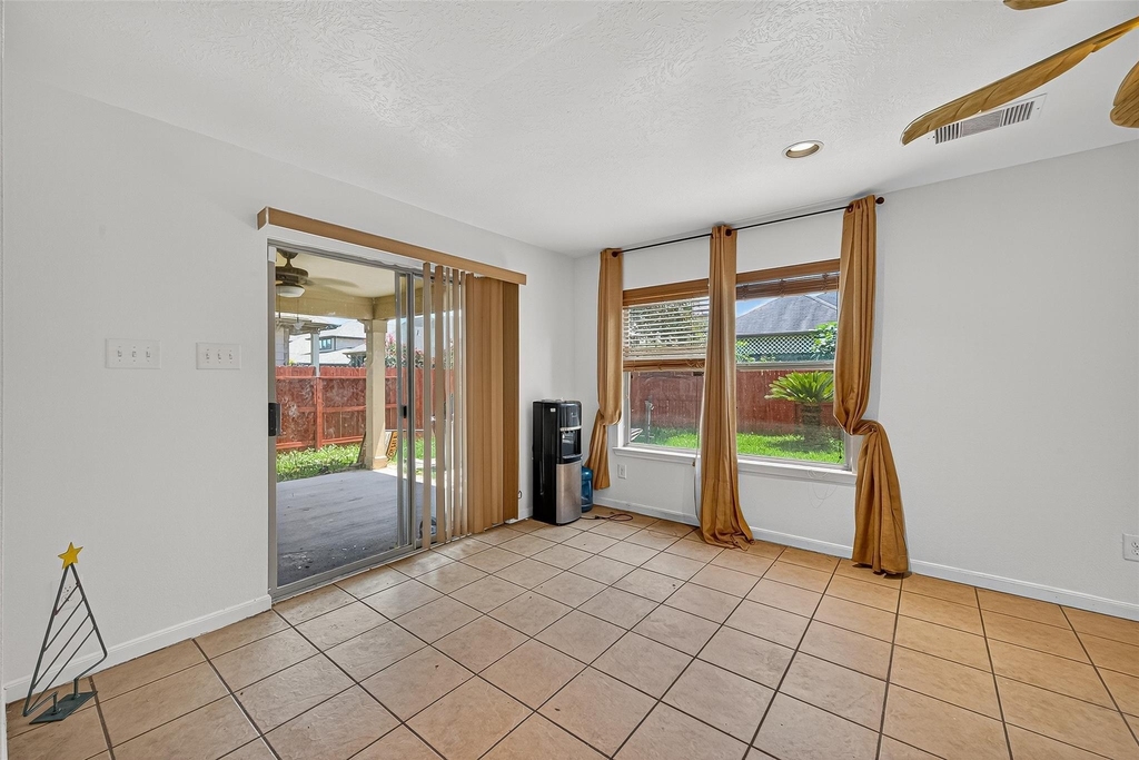 16547 Lanesborough Drive - Photo 18