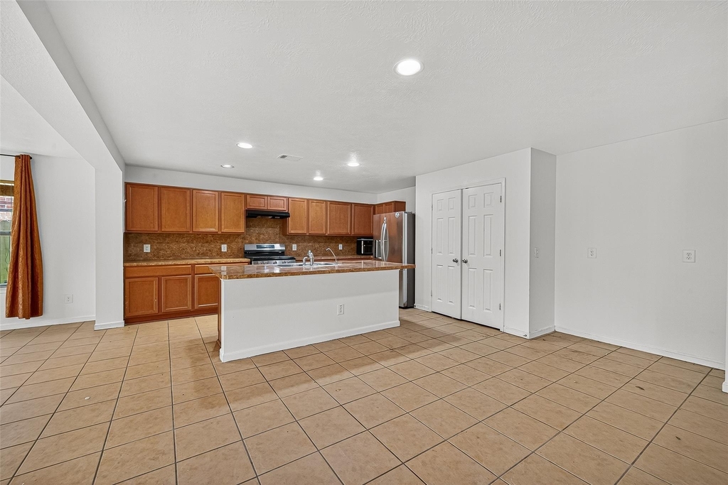 16547 Lanesborough Drive - Photo 11