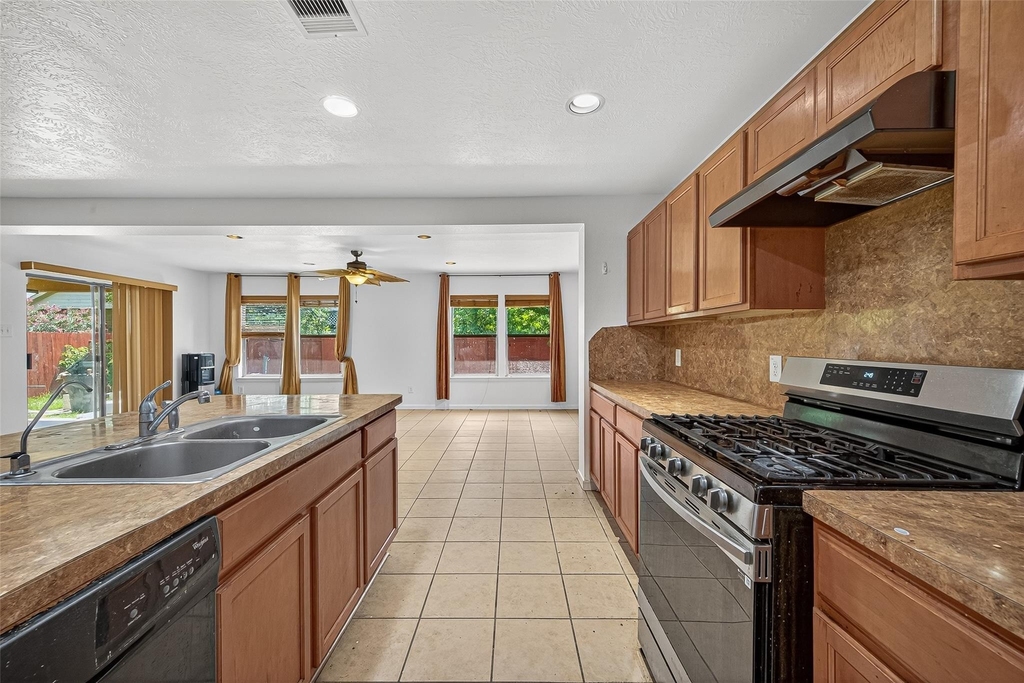 16547 Lanesborough Drive - Photo 24