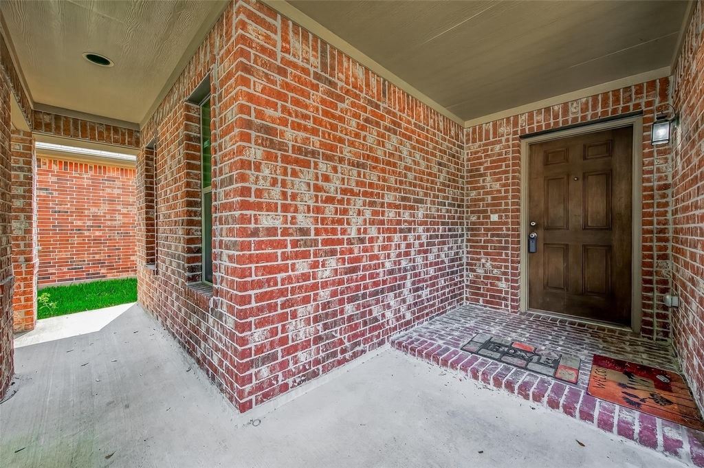 16547 Lanesborough Drive - Photo 3
