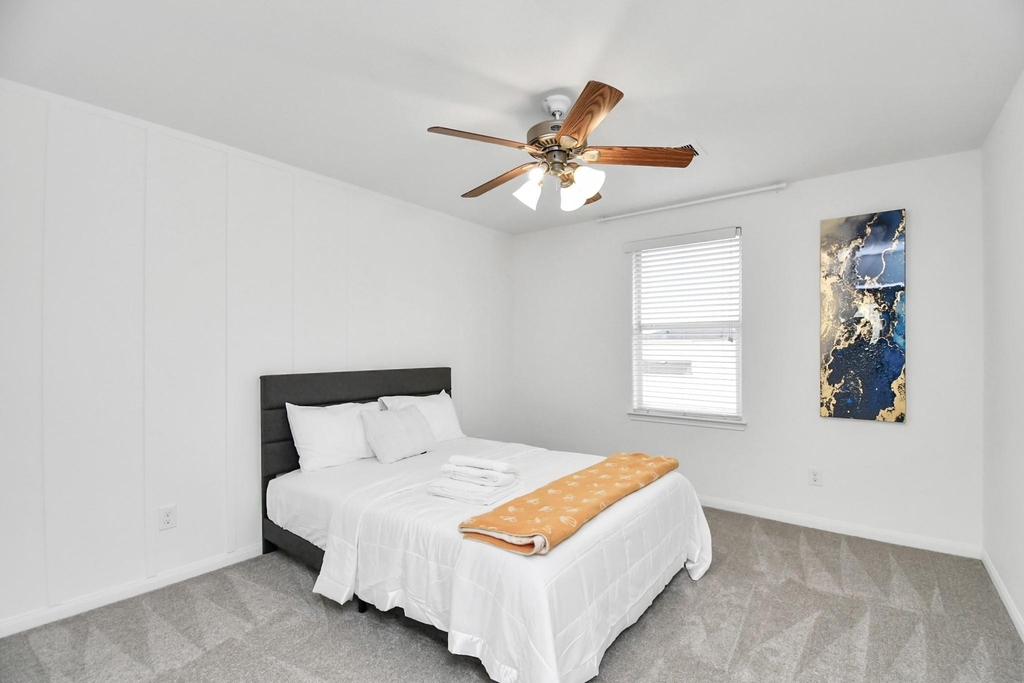 6715 Plum Springs Lane - Photo 16