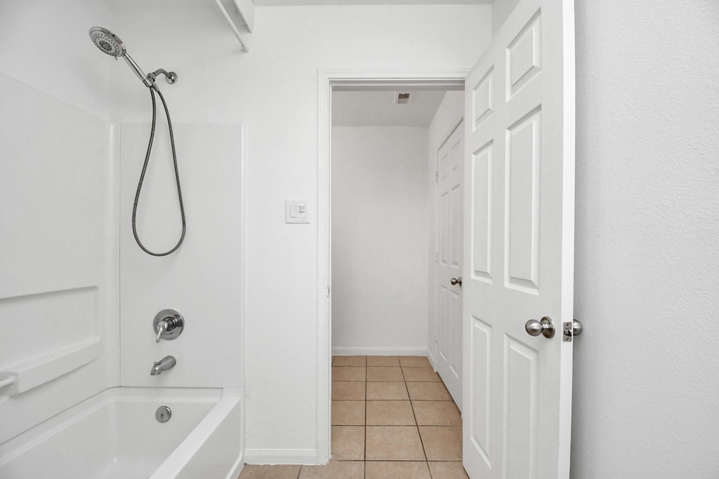 6715 Plum Springs Lane - Photo 19