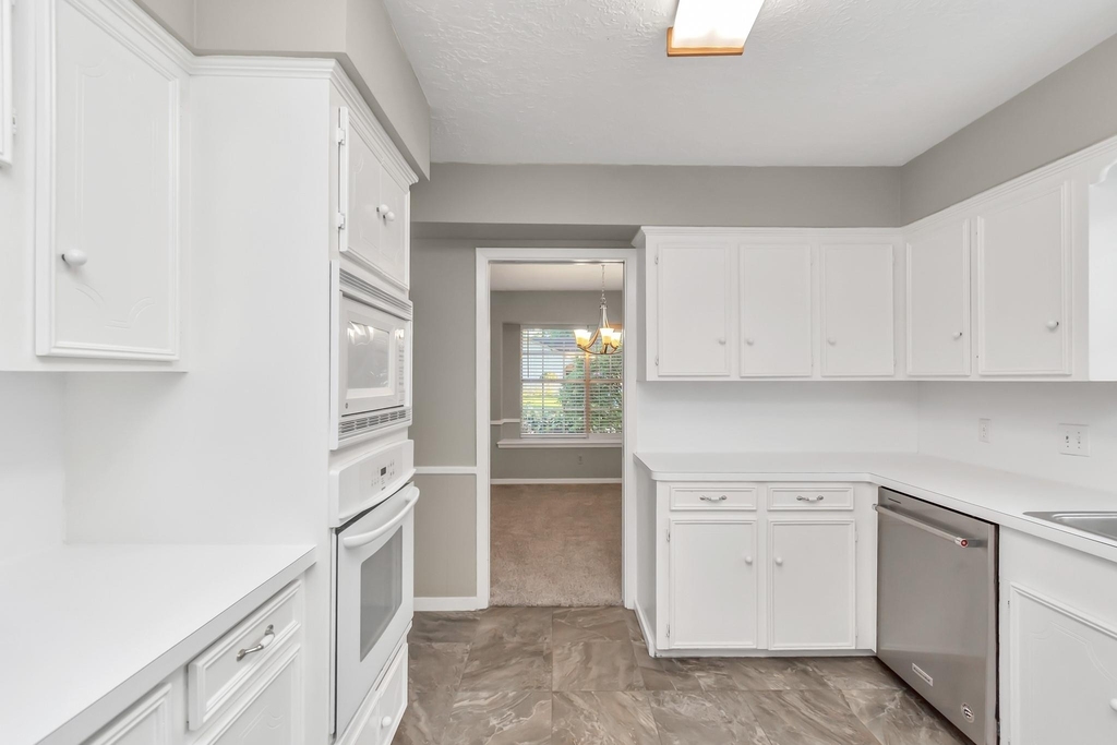 12526 Hazelwood Lane - Photo 8
