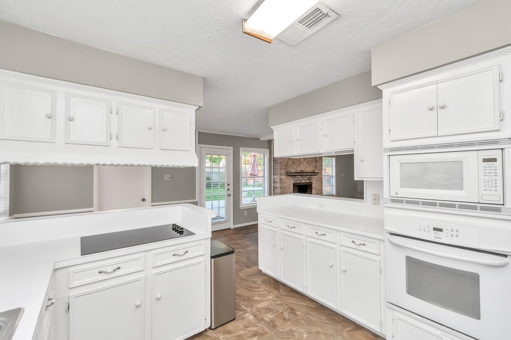 12526 Hazelwood Lane - Photo 7