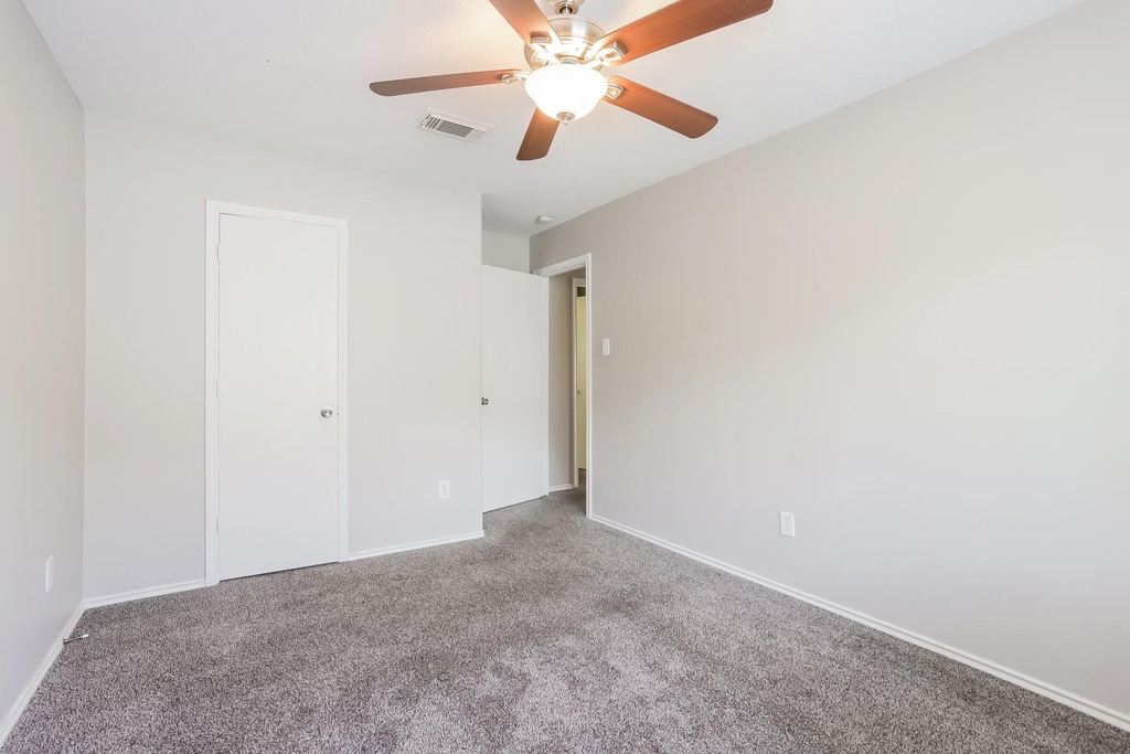 2911 Cypress Island Drive - Photo 8