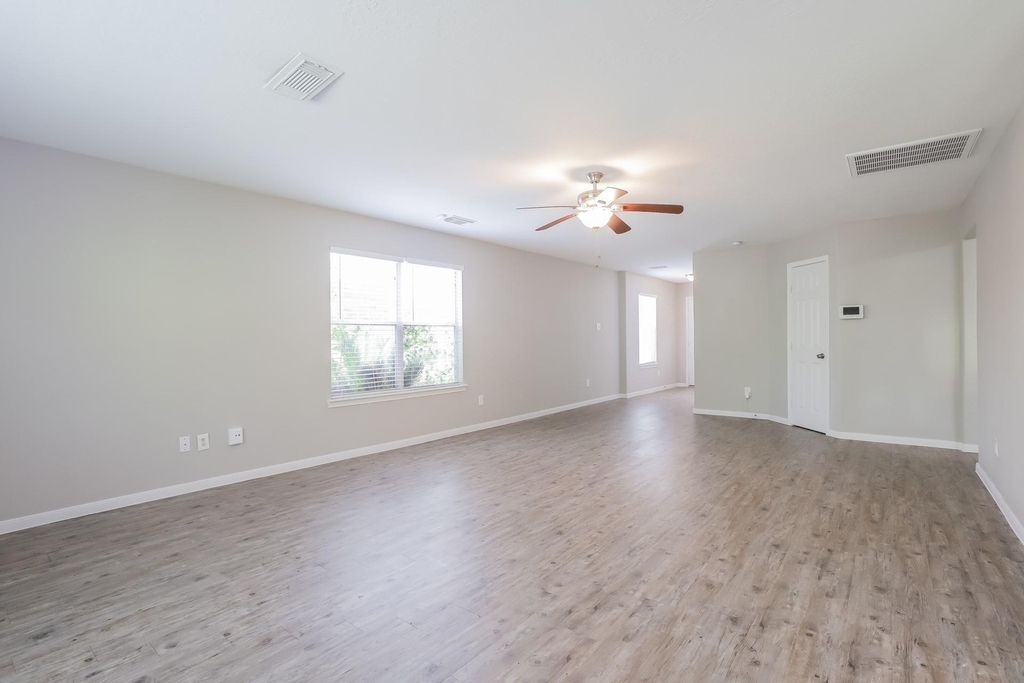 2911 Cypress Island Drive - Photo 2