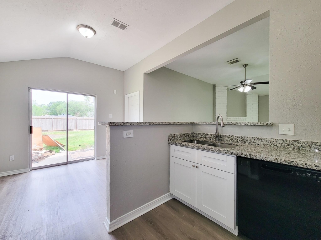 15814 Murrelet Court - Photo 9