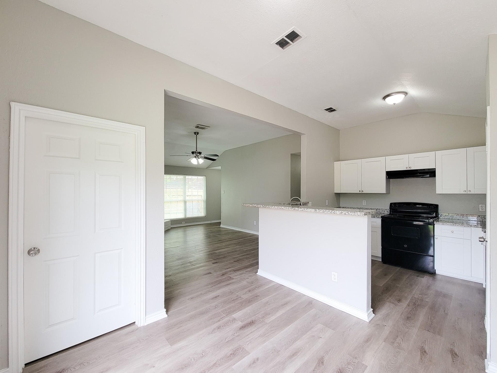 15814 Murrelet Court - Photo 4