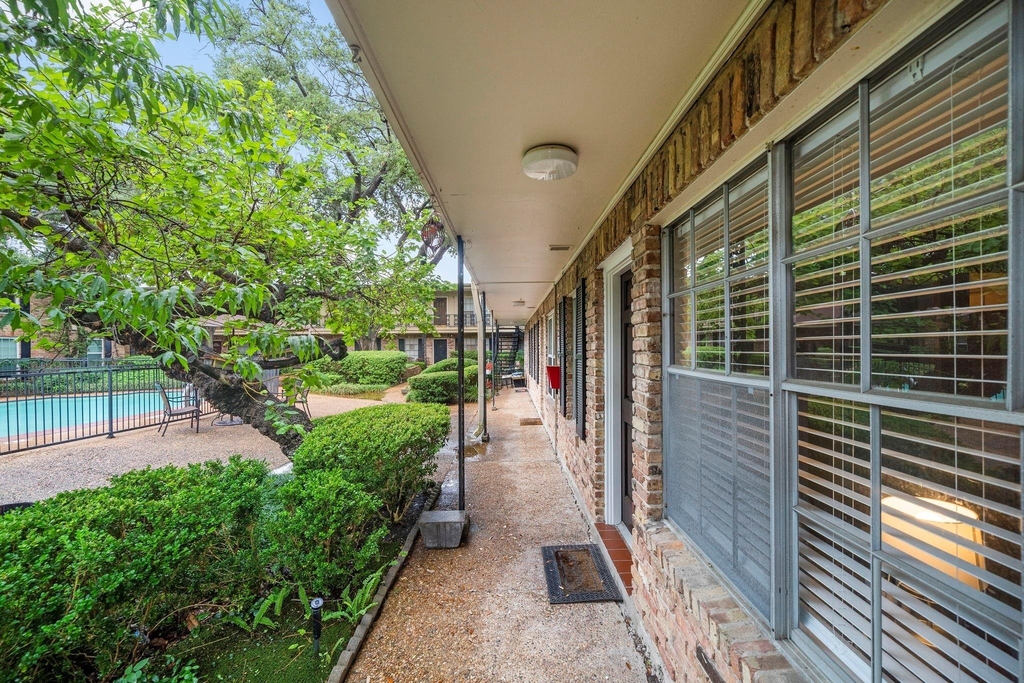 3224 Timmons Lane - Photo 15