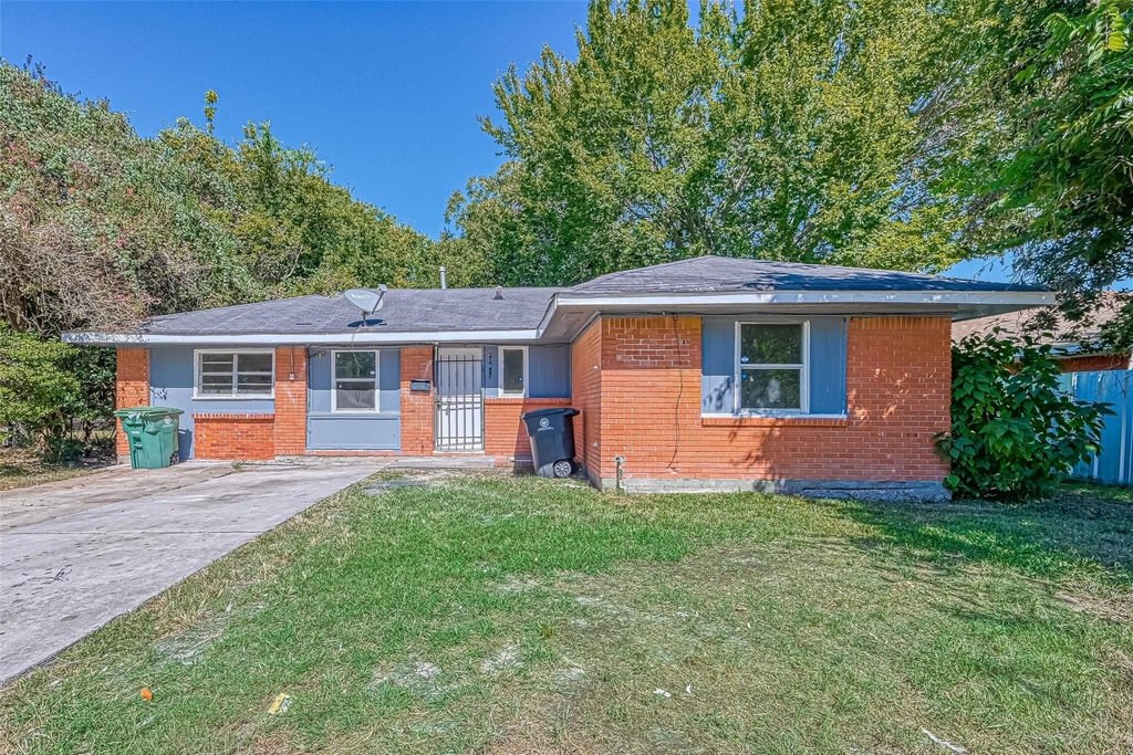 10613 Buffum Street - Photo 0