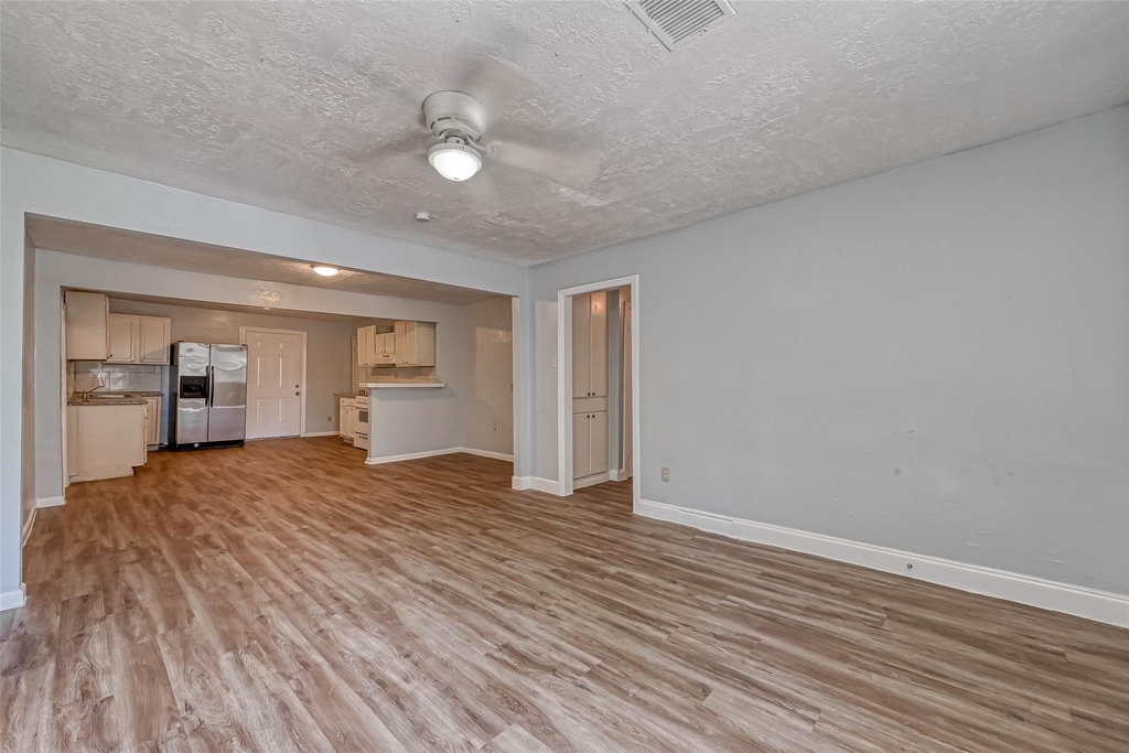 10613 Buffum Street - Photo 2