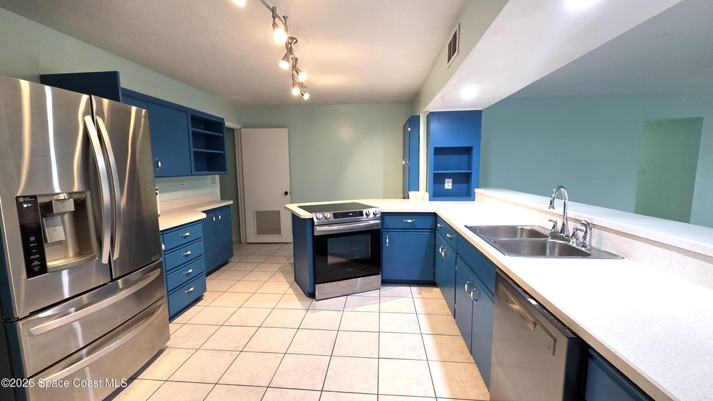 103 La Costa Street - Photo 6