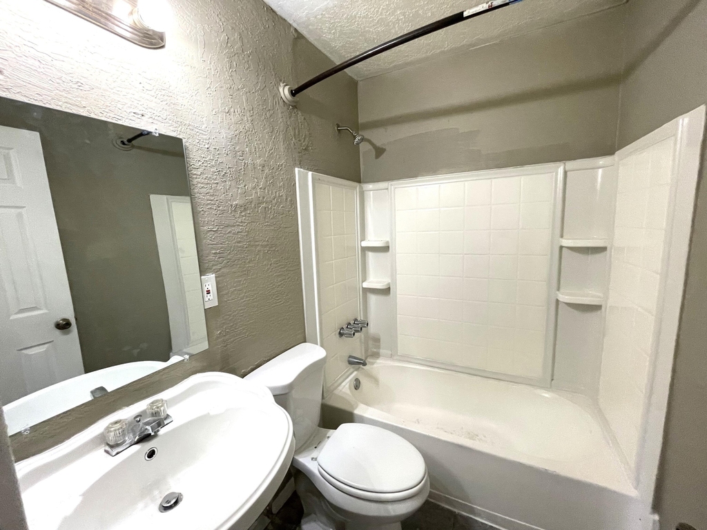 415 S Robbins Avenue - Photo 10