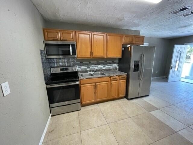 415 S Robbins Avenue - Photo 5