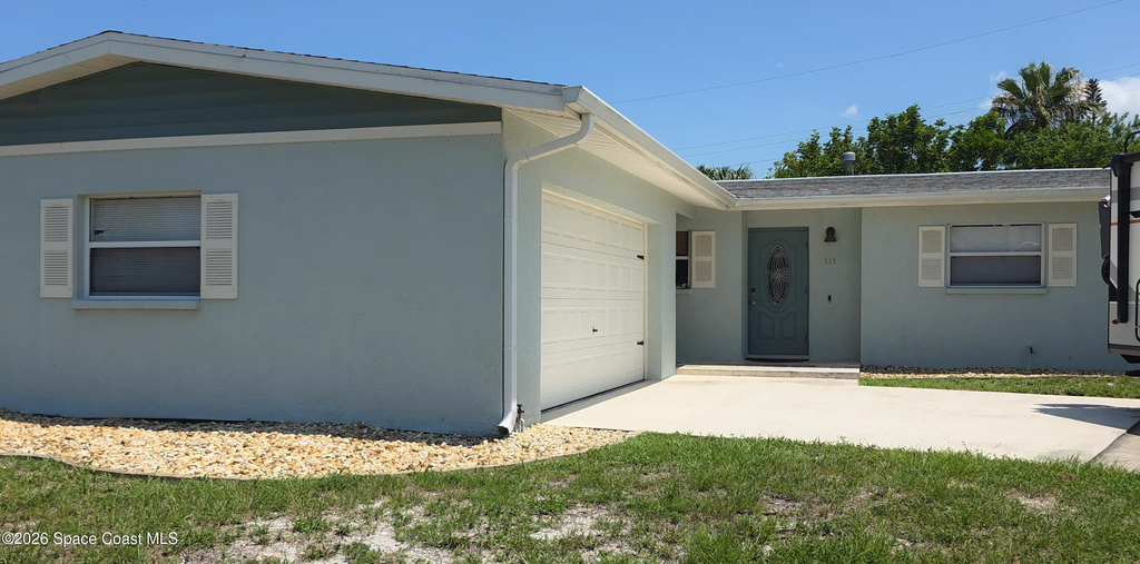 315 Oahu Drive - Photo 0