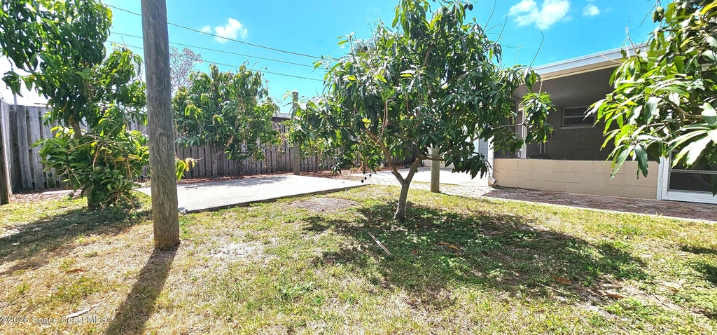 1380 Floral Lane - Photo 4