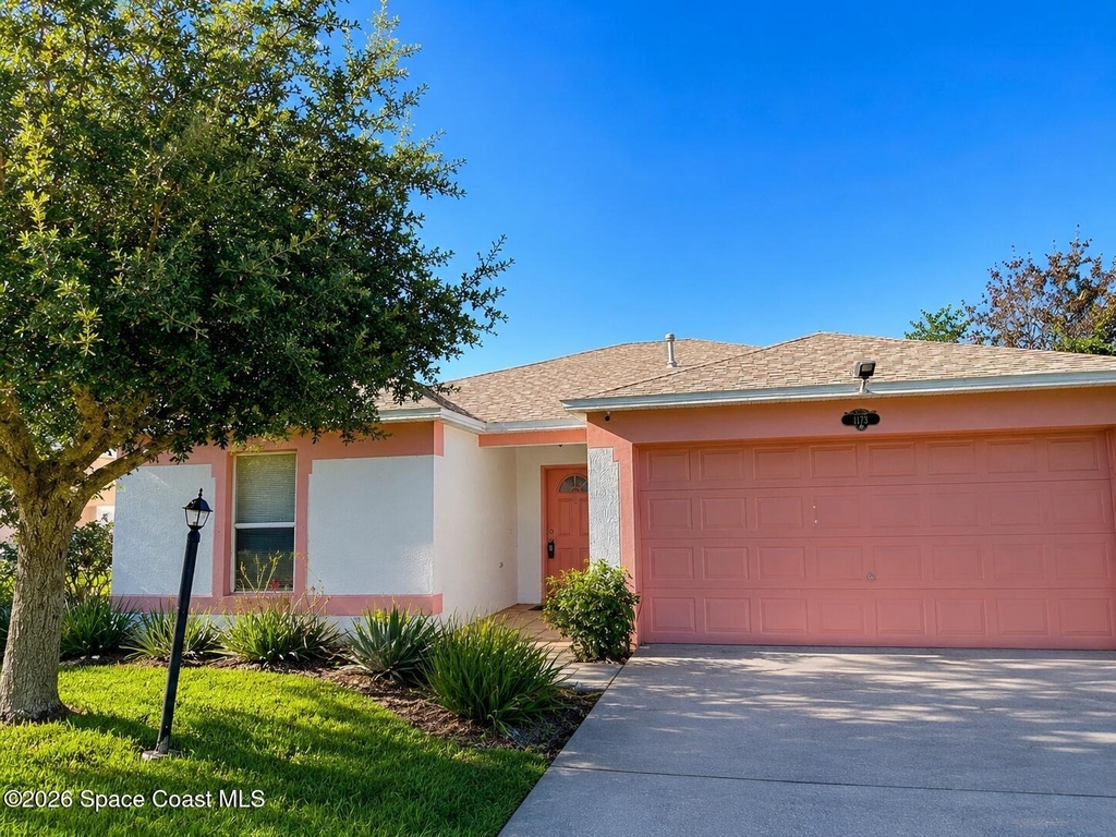 1178 White Oak Circle - Photo 0