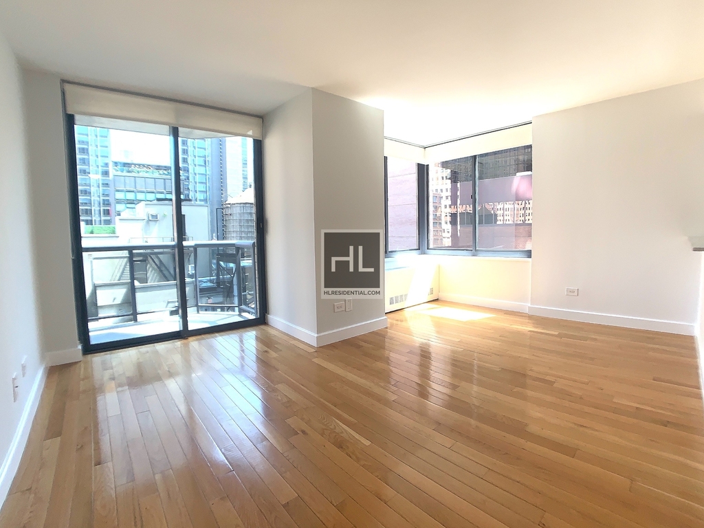 West 48th Street - Photo 1