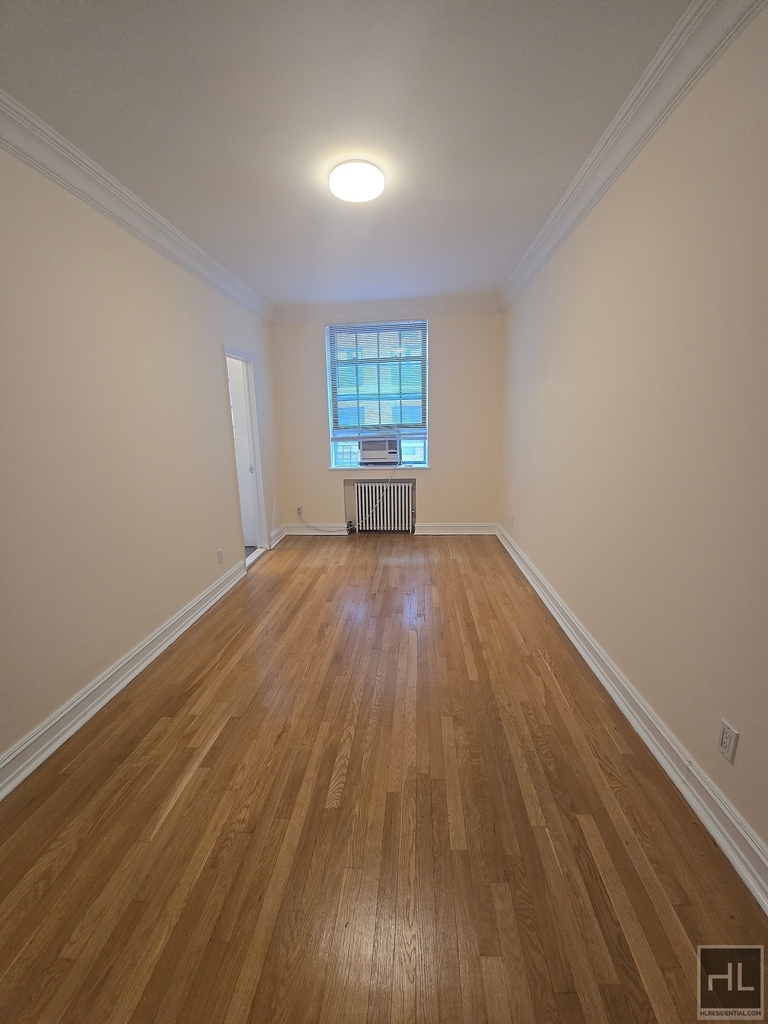 East 63 Street - Photo 4