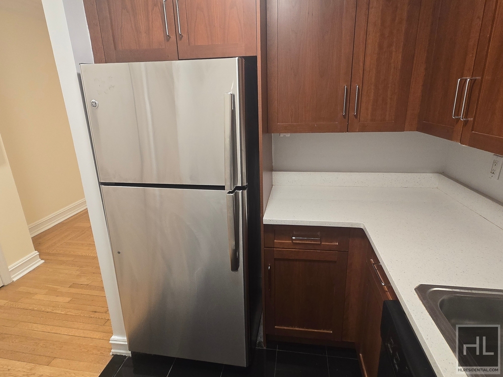 East 63 Street - Photo 13