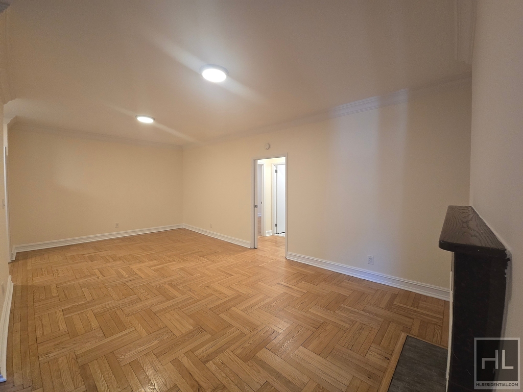 East 63 Street - Photo 2