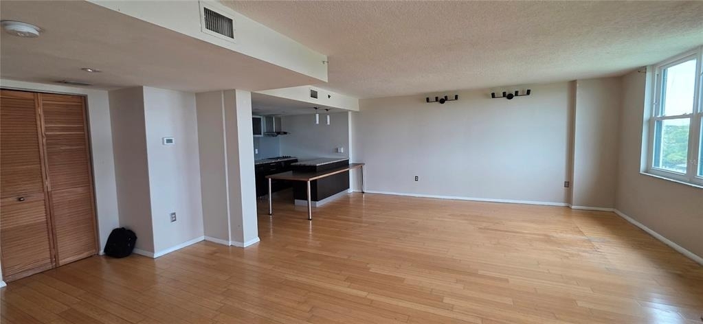 701 S Madison Avenue - Photo 10