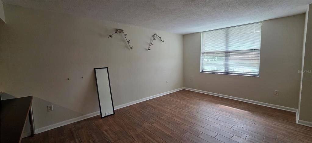 701 S Madison Avenue - Photo 2