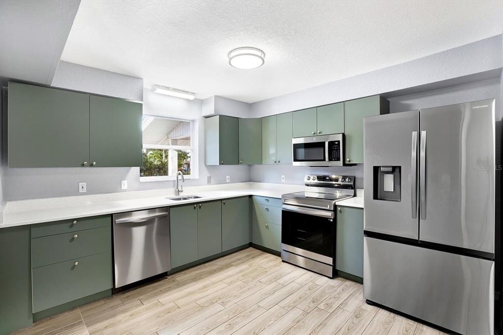 107 47th Avenue N - Photo 5