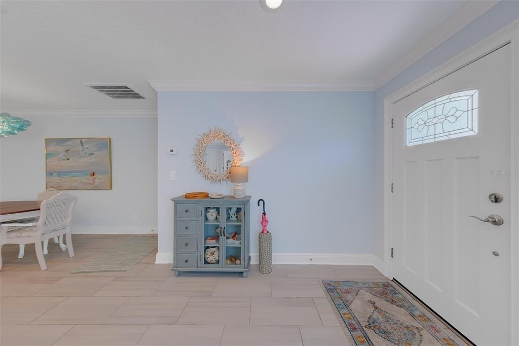 196 Overbrook Drive E - Photo 2
