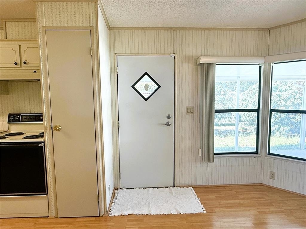 4550 Charter Street - Photo 2