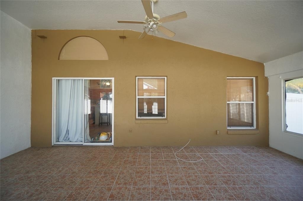 6921 Jamestown Manor Drive - Photo 4