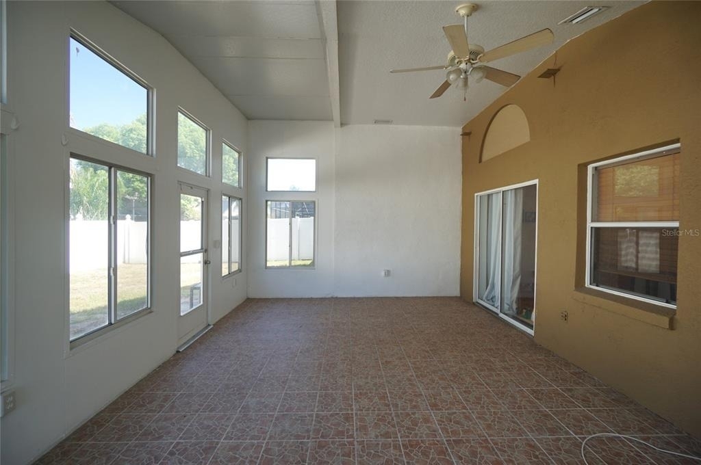 6921 Jamestown Manor Drive - Photo 5